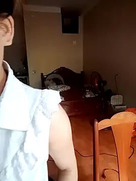 tuongvycute online show from 10-28-25, 02:56