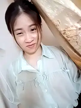 tuongvycute online show from 10-28-25, 03:11