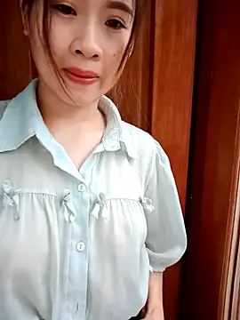 tuongvycute online show from 10-29-25, 06:01