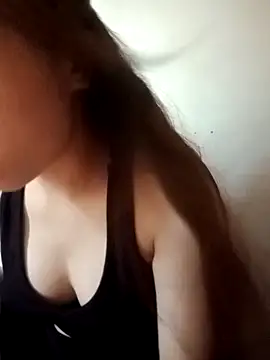 tuongvycute online show from 10-15-25, 02:43