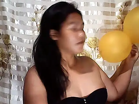 Snapshot of hi_rose chatting on 10-24-25, 09:14 hi rose online show from 10-24-25, 09:14