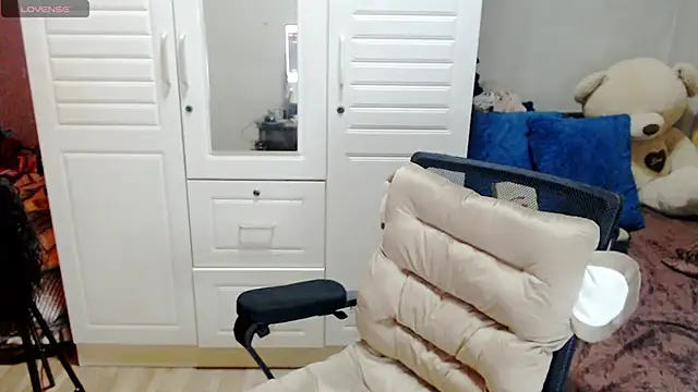 Snapshot of BellaMistressJhax chatting on 02-19-26, 06:05 BellaMistressJhax online show from 02-19-26, 06:05