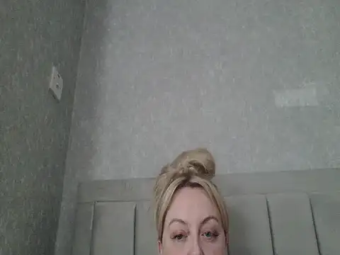 kikicupcake online show from 10-11-25, 01:01