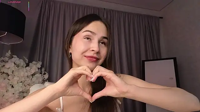 Snapshot of LionKierra chatting on 10-19-25, 02:47 LionKierra online show from 10-19-25, 02:47