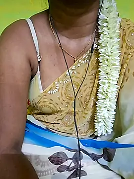 Snapshot of tamil_kanaka chatting on 05-09-26, 06:44 tamil kanaka online show from 05-09-26, 06:44