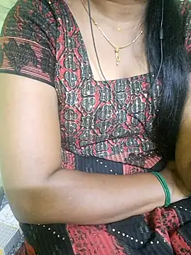 Snapshot of tamil_kanaka chatting on 07-12-26, 05:47 tamil kanaka online show from 07-12-26, 05:47