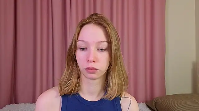 Snapshot of LilyVoise chatting on 11-05-25, 11:57 LilyVoise online show from 11-05-25, 11:57