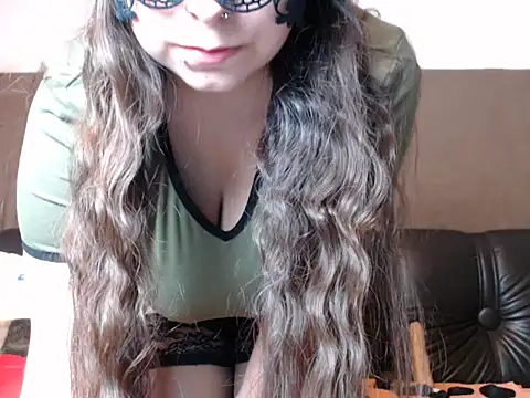 NikolHeart online show from 10-20-25, 04:18