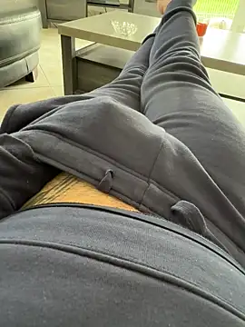 FrenchChibreur online show from 10-10-25, 01:45