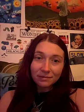 Snapshot of PauliinaBlue chatting on 10-11-25, 10:33 PauliinaBlue online show from 10-11-25, 10:33