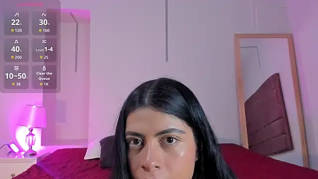 Snapshot of LittleVaale chatting on 05-19-26, 11:17 LittleVaale online show from 05-19-26, 11:17