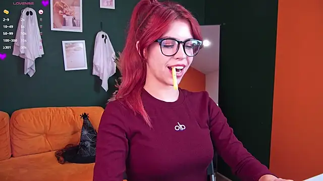 Snapshot of SabrinaCutie chatting on 10-15-25, 07:16 SabrinaCutie online show from 10-15-25, 07:16