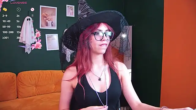 Snapshot of SabrinaCutie chatting on 10-14-25, 09:54 SabrinaCutie online show from 10-14-25, 09:54