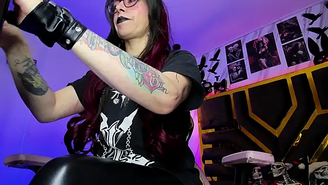 Evangelinejoness  online show from 01-10-26, 11:38