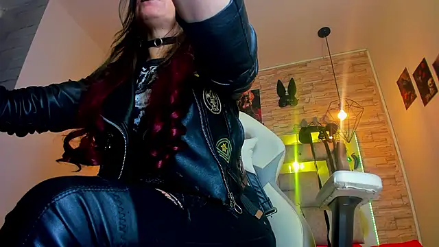 Evangelinejoness  online show from 03-26-26, 11:52