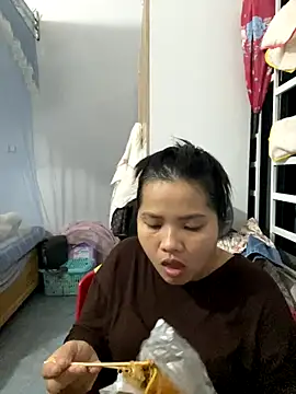 Snapshot of anne_baby2k chatting on 10-29-25, 10:47 anne baby2k online show from 10-29-25, 10:47