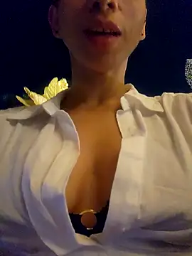 Alice Barry online show from 12-17-25, 02:38