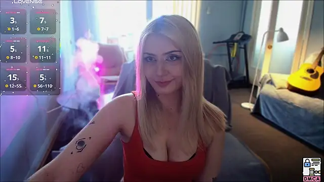 Snapshot of LizzyCumm chatting on 05-11-26, 06:59 LizzyCumm online show from 05-11-26, 06:59