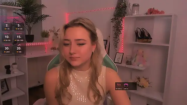 Lulu   Moon online show from 11-23-25, 08:35