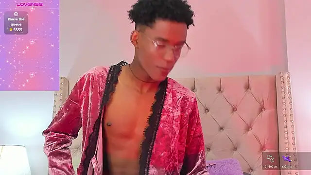 Snapshot of Charlie_Storm_ chatting on 02-11-26, 02:17 Charlie Storm online show from 02-11-26, 02:17