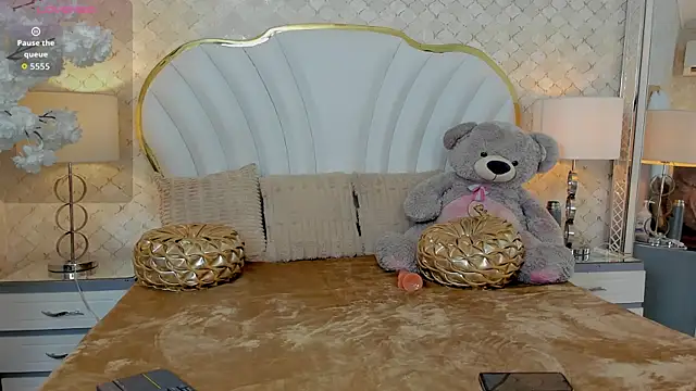 Alyssa tender online show from 10-15-25, 05:50