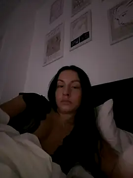 Snapshot of AlecsandraMae chatting on 10-14-25, 11:58 AlecsandraMae online show from 10-14-25, 11:58