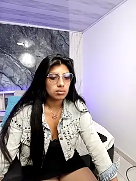 Briseida-White online show from 10-20-25, 01:33