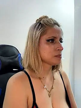 Adeline 1 online show from 01-12-26, 02:29