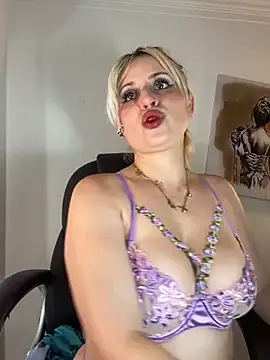 Snapshot of Adeline_1 chatting on 06-09-26, 02:45 Adeline 1 online show from 06-09-26, 02:45