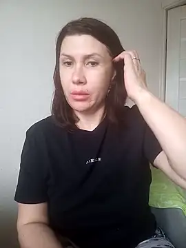 Snapshot of Ambika_beauty chatting on 04-18-26, 01:13 Ambika beauty online show from 04-18-26, 01:13
