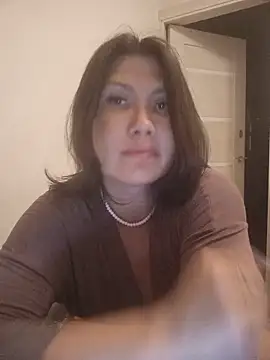 Snapshot of Ambika_beauty chatting on 05-24-26, 09:04 Ambika beauty online show from 05-24-26, 09:04