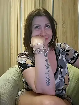 Ambika beauty online show from 11-13-25, 04:00