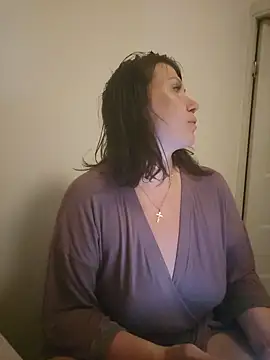 Snapshot of Ambika_beauty chatting on 05-22-26, 09:13 Ambika beauty online show from 05-22-26, 09:13