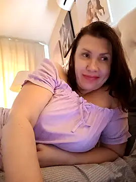 Snapshot of Ambika_beauty chatting on 04-28-26, 08:19 Ambika beauty online show from 04-28-26, 08:19