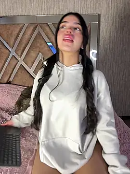 LunaMoore Pink online show from 03-12-26, 12:42