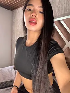 LunaMoore Pink online show from 10-25-25, 01:01