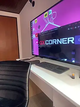 LunaMoore Pink online show from 12-19-25, 12:29