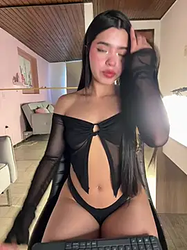 LunaMoore Pink online show from 04-08-26, 12:50