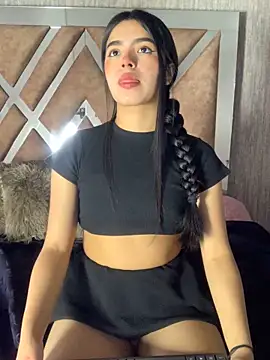 LunaMoore Pink online show from 02-11-26, 12:38