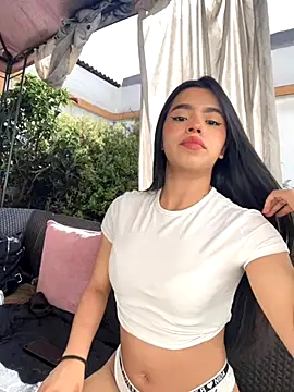 LunaMoore Pink online show from 10-24-25, 01:32