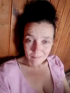 Snapshot of velvet_2200 chatting on 10-18-25, 11:23 velvet 2200 online show from 10-18-25, 11:23