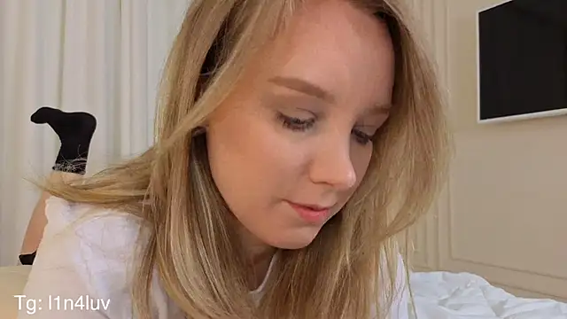 AIicaparkerc online show from 11-17-25, 09:30