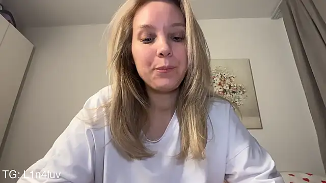 AIicaparkerc online show from 02-13-26, 07:58