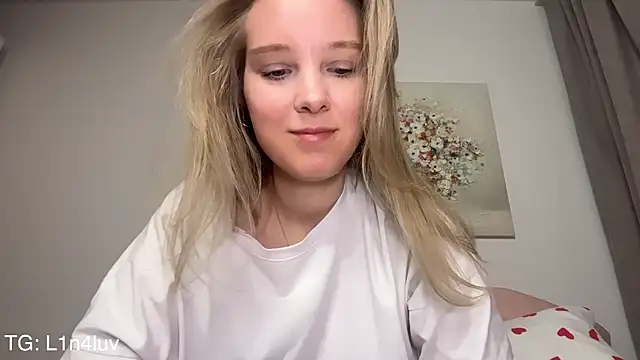 AIicaparkerc online show from 03-23-26, 05:02