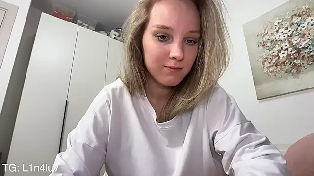 AIicaparkerc online show from 02-10-26, 07:35