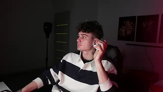 Nick Phillip online show from 01-10-26, 02:45