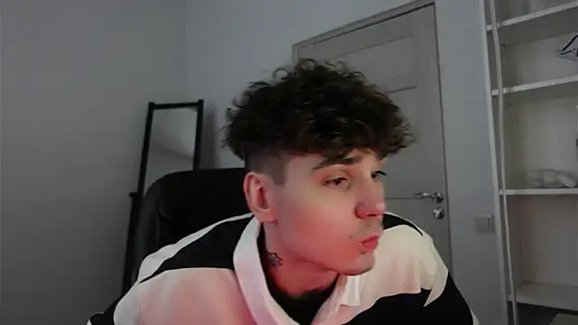 Nick Phillip online show from 01-11-26, 07:15