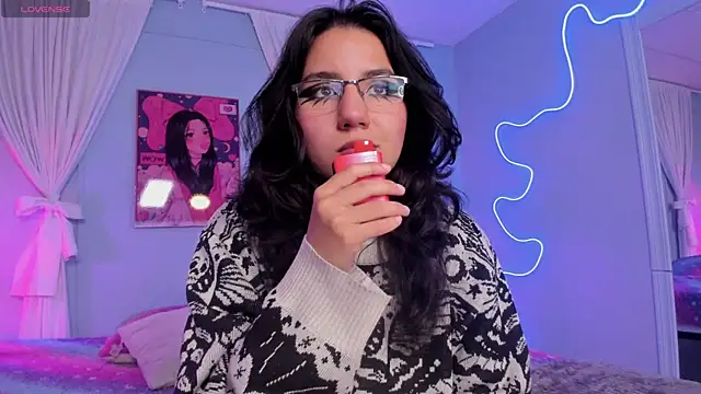 HollyPeach online show from 01-10-26, 04:35