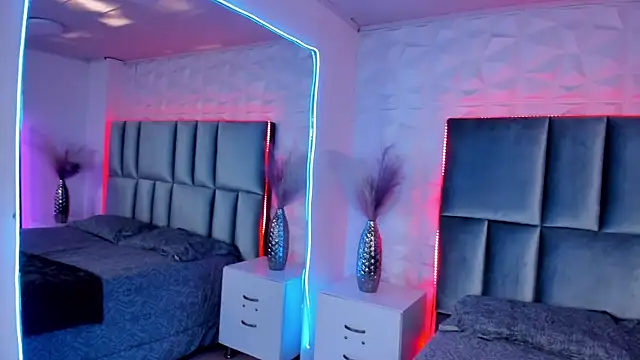 HollyPeach online show from 01-12-26, 07:42