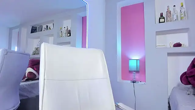 HollyPeach online show from 04-03-26, 01:17